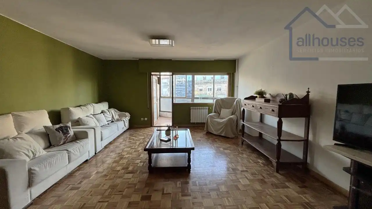 Piso con ascensor en venta en Pizarro 71, imagen 2