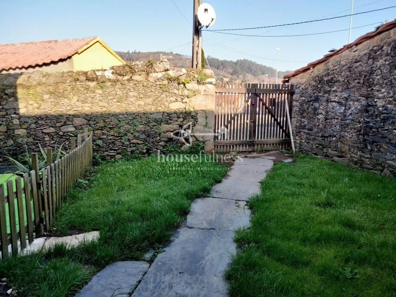 Vista exterior de Finca rústica en venda en Ferrol amb Calefacció i Jardí privat