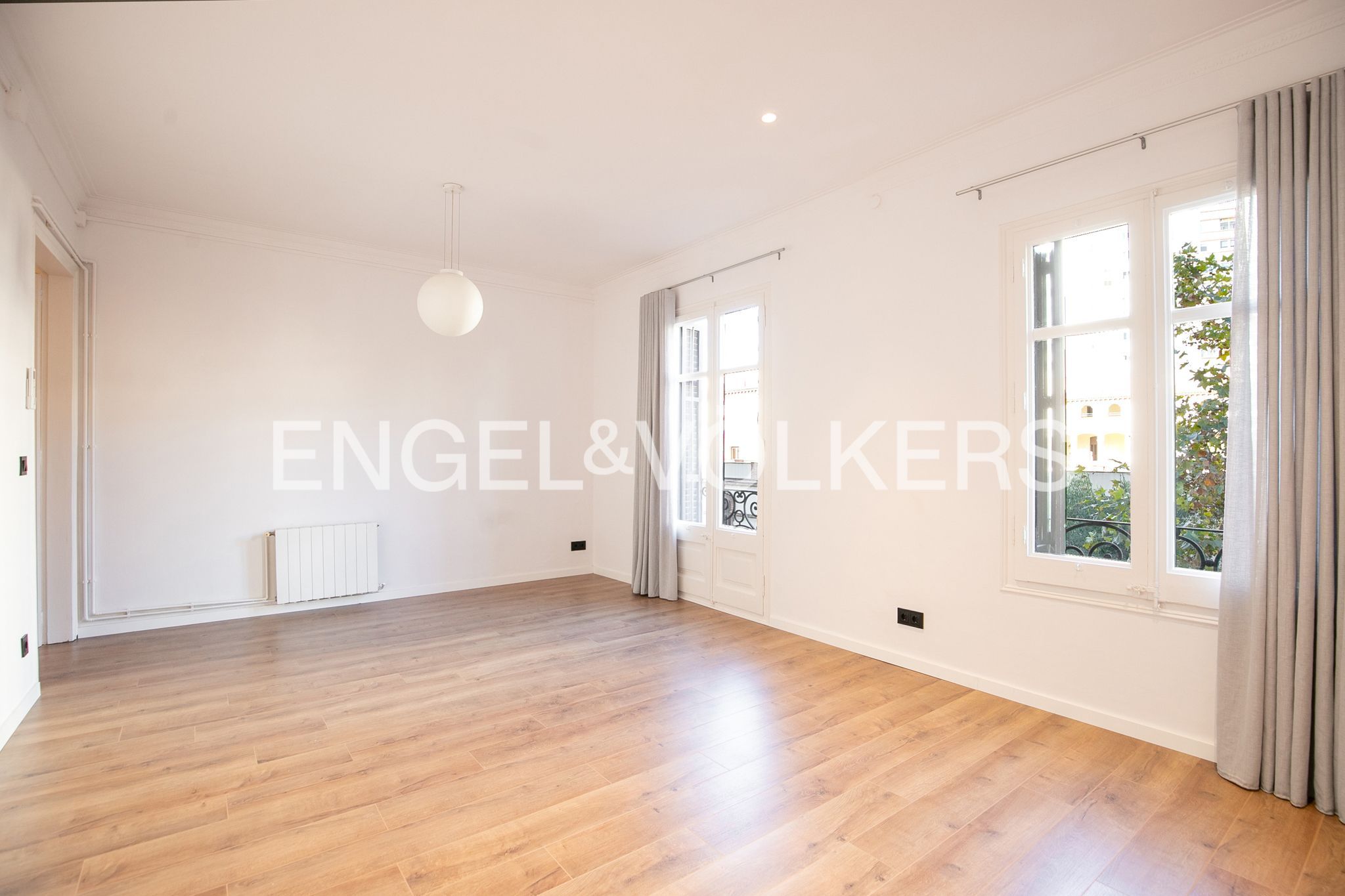 Sala d'estar de Pis en venda en  Barcelona Capital amb Aire condicionat, Calefacció i Parquet