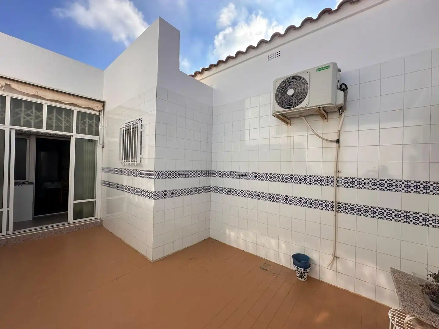 Vista exterior de Casa adosada en venta en La Unión ciudad