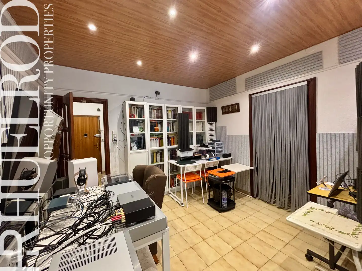 Wohnung zum Verkauf in Barcelona mit Klimaanlage, Heizung und Möbliert