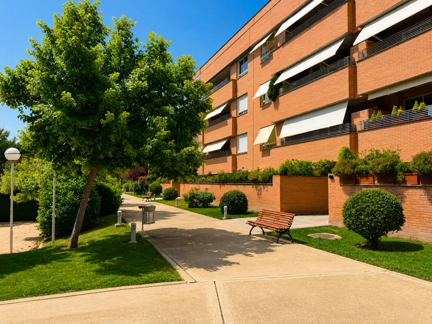 Exterior view of Flat for sale in Pozuelo de Alarcón  with Air Conditioner, Heating and Storage room