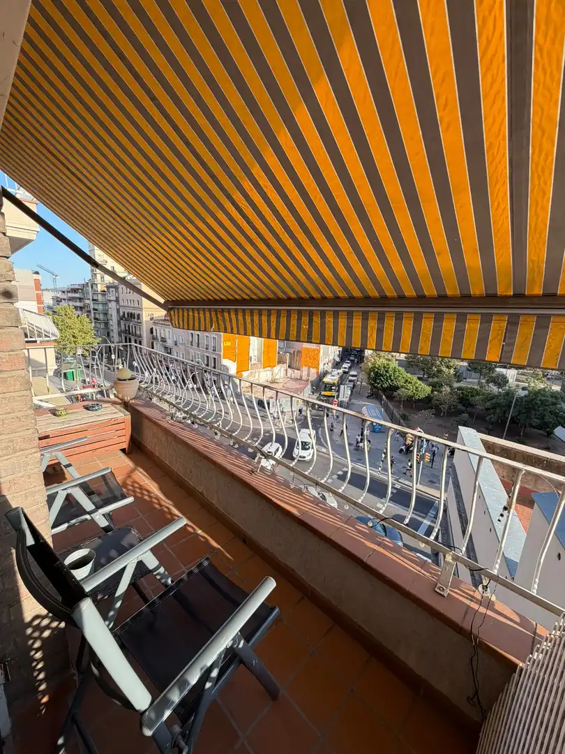 Flat with terrace for sale in Les Corts, imagen 2