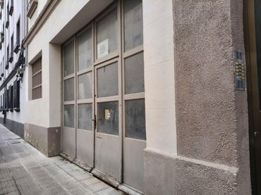 Locale commerciale in vendita a Calle de la Villa de Lanz