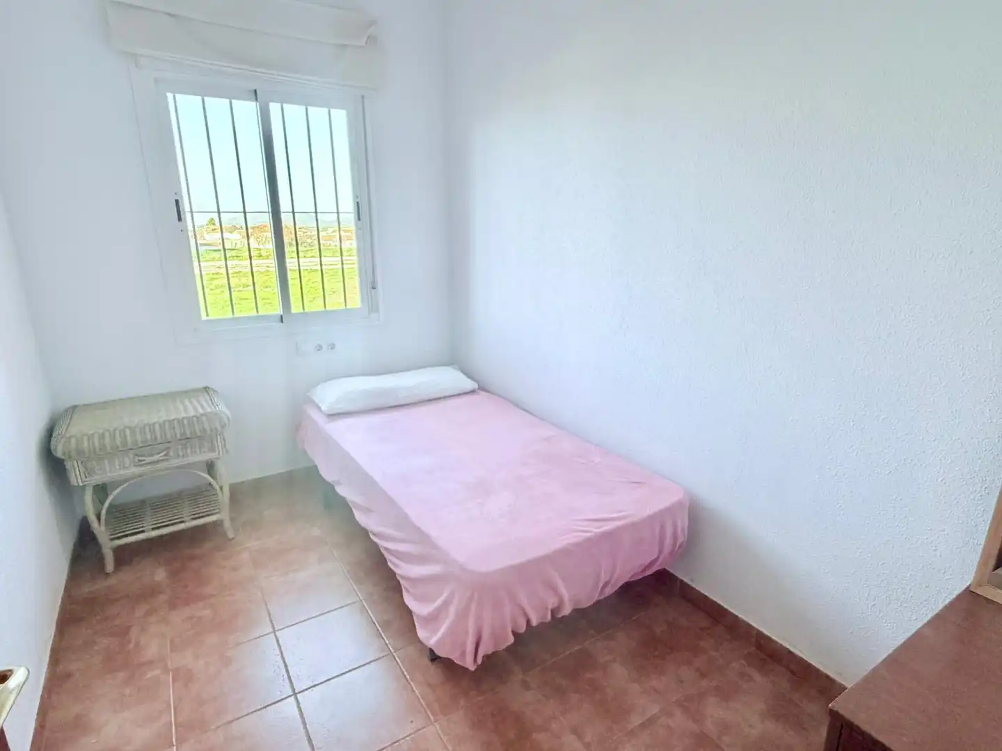 Dormitori de Casa adosada en venda en Fuente de Piedra amb Jardí privat, Terrassa i Moblat