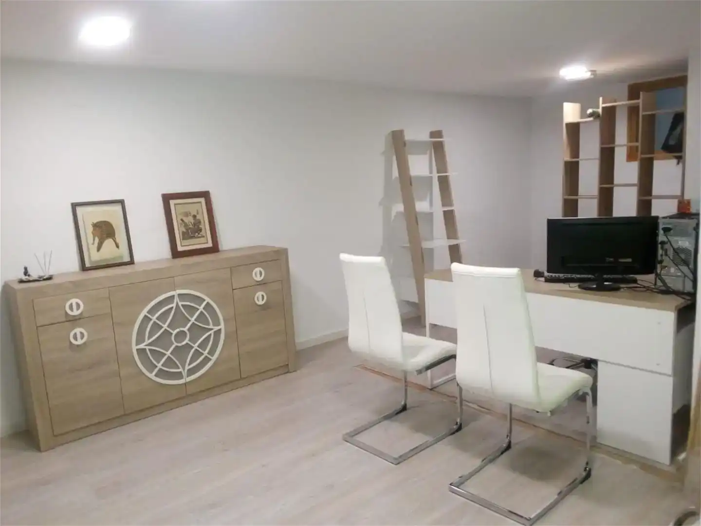 Commercial properties for rent in Baza  with Parquet flooring