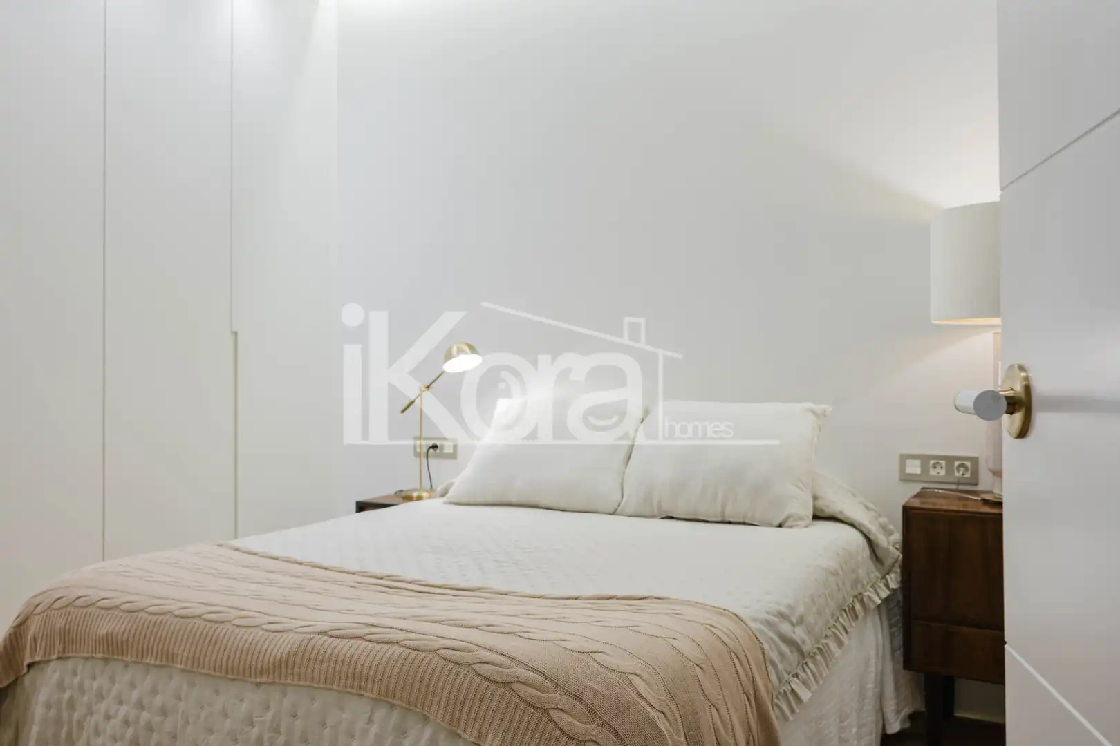 Dormitori de Pis en venda en Donostia - San Sebastián  amb Calefacció, Parquet i Moblat