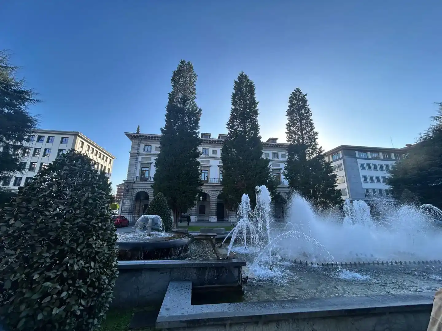 Vista exterior de Pis en venda en Oviedo  amb Balcó