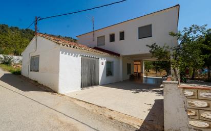 Vista exterior de Finca rústica en venda en Ibi amb Jardí privat, Terrassa i Piscina