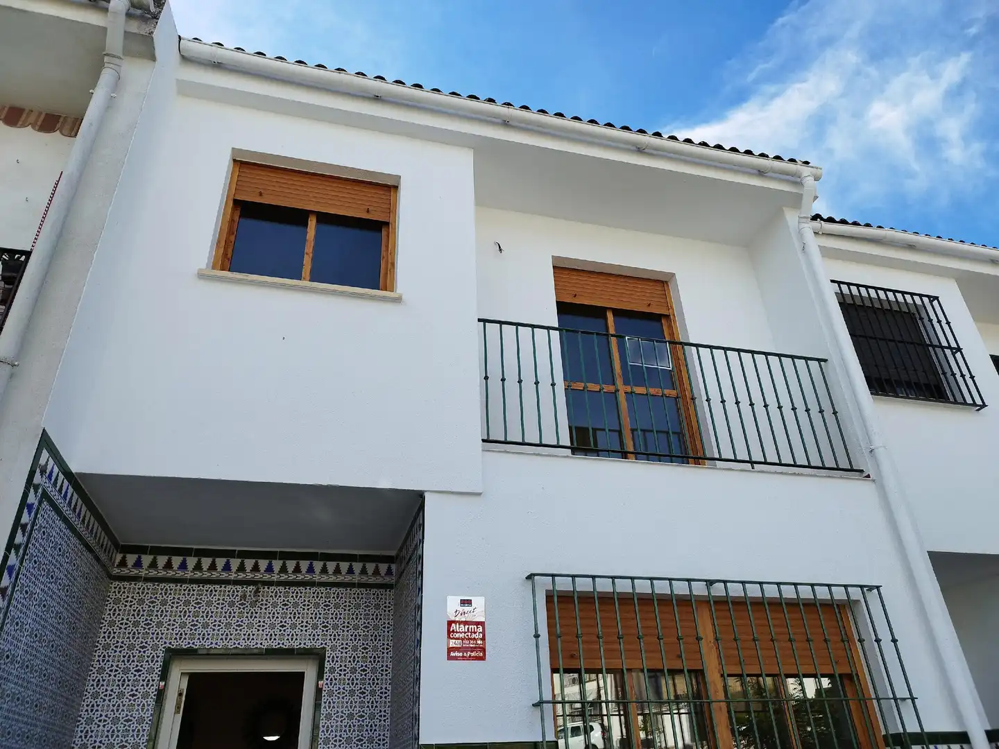 Casa aparellada en venda a Almadén de la Plata, imagen 3