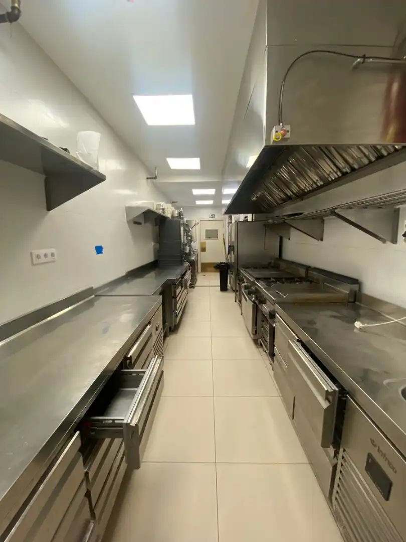 Cocina de Local en traspaso en Barcelona con Aire acondicionado, Calefacción y Amueblado