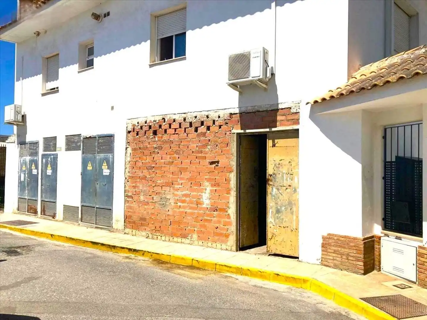 Locale commerciale in vendita a Sanlúcar la Mayor
