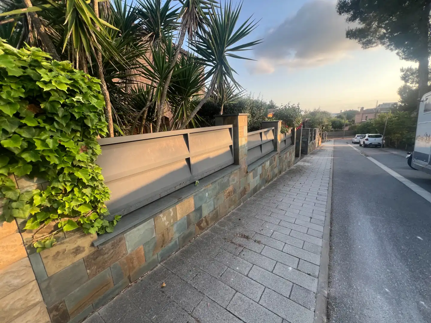 Vista exterior de Casa o xalet en venda en La Roca del Vallès amb Aire condicionat, Calefacció i Jardí privat