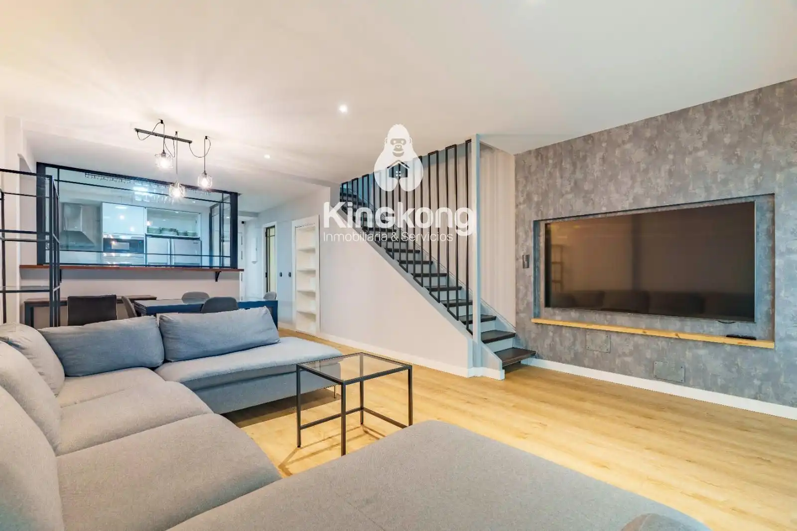 Sala d'estar de Dúplex de lloguer en Madrid amb Aire condicionat, Calefacció i Terrassa