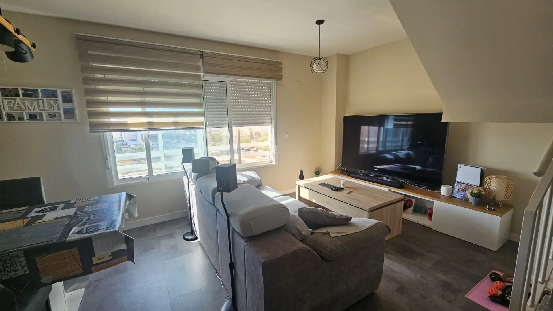 Sala d'estar de Pis en venda en El Campello amb Terrassa i Balcó