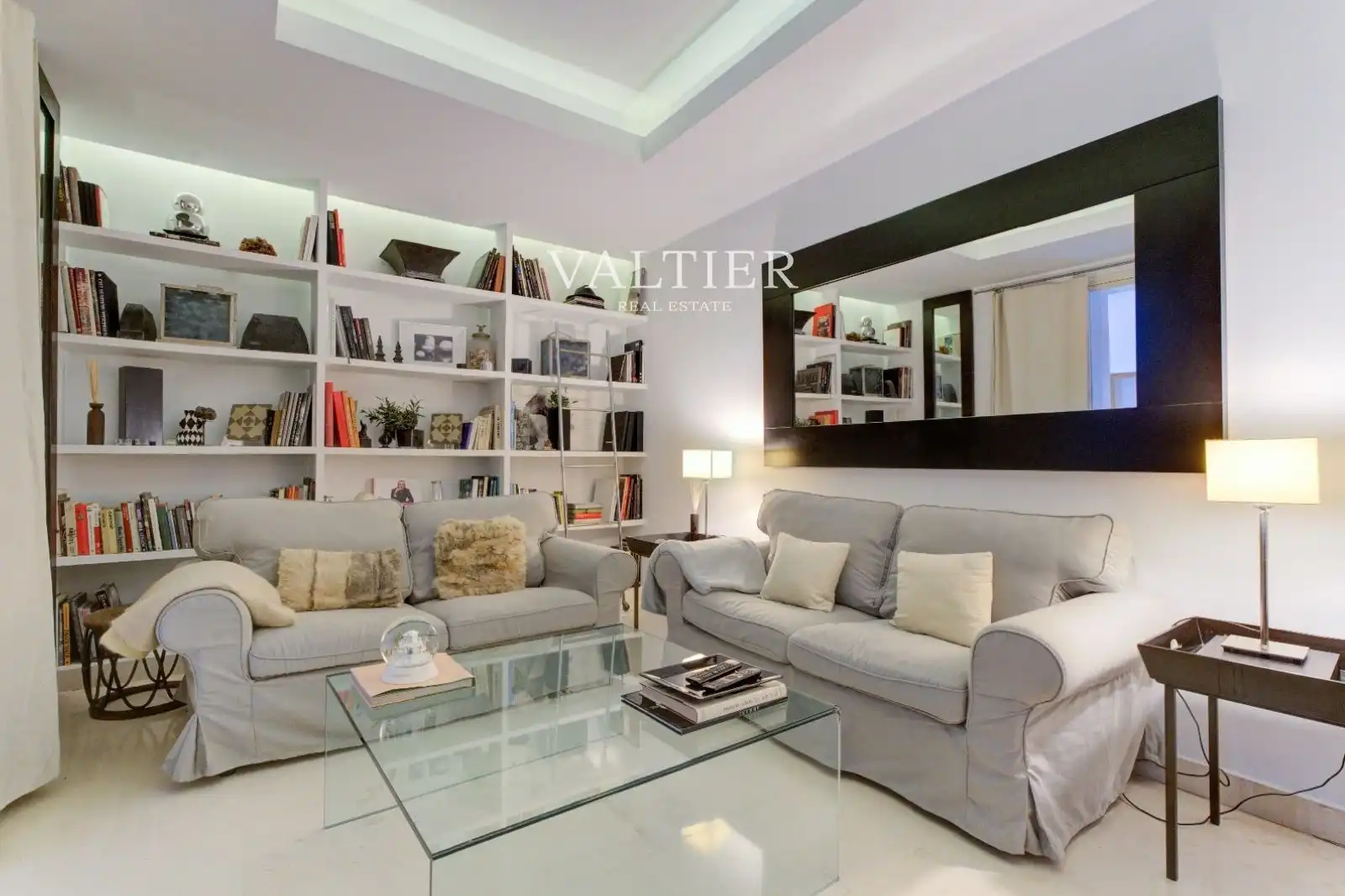 Sala de estar de Piso en venta en  Madrid Capital con Calefacción y Amueblado