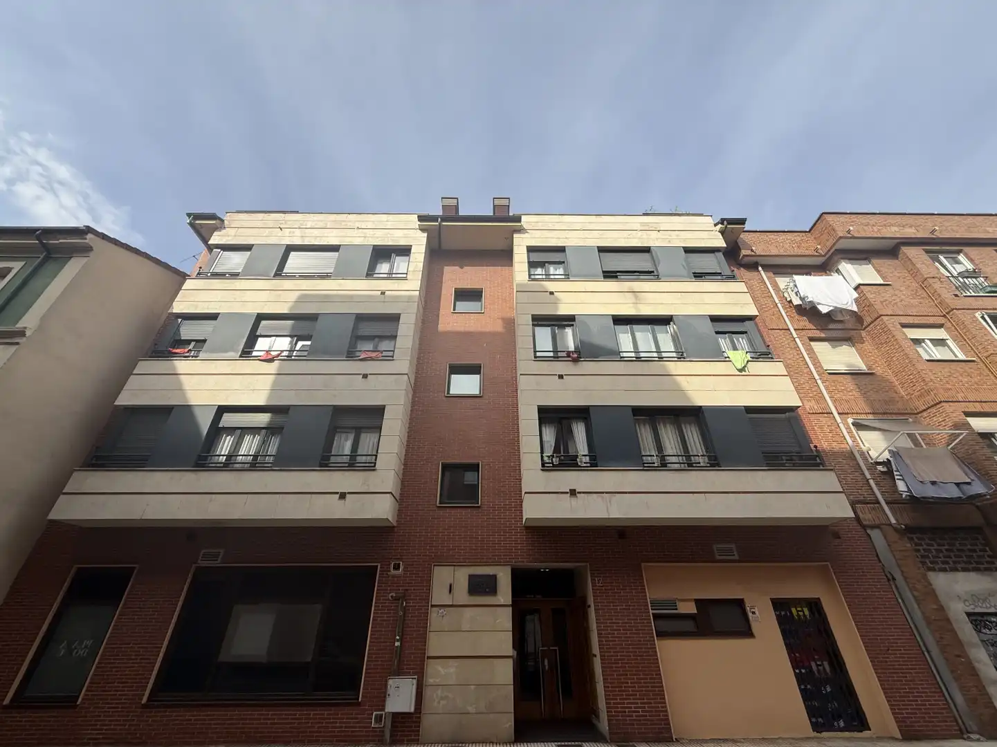 Vista exterior de Piso en venta en Oeste