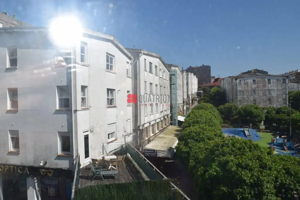 Vista exterior de Piso en venta en Santiago de Compostela  con Calefacción