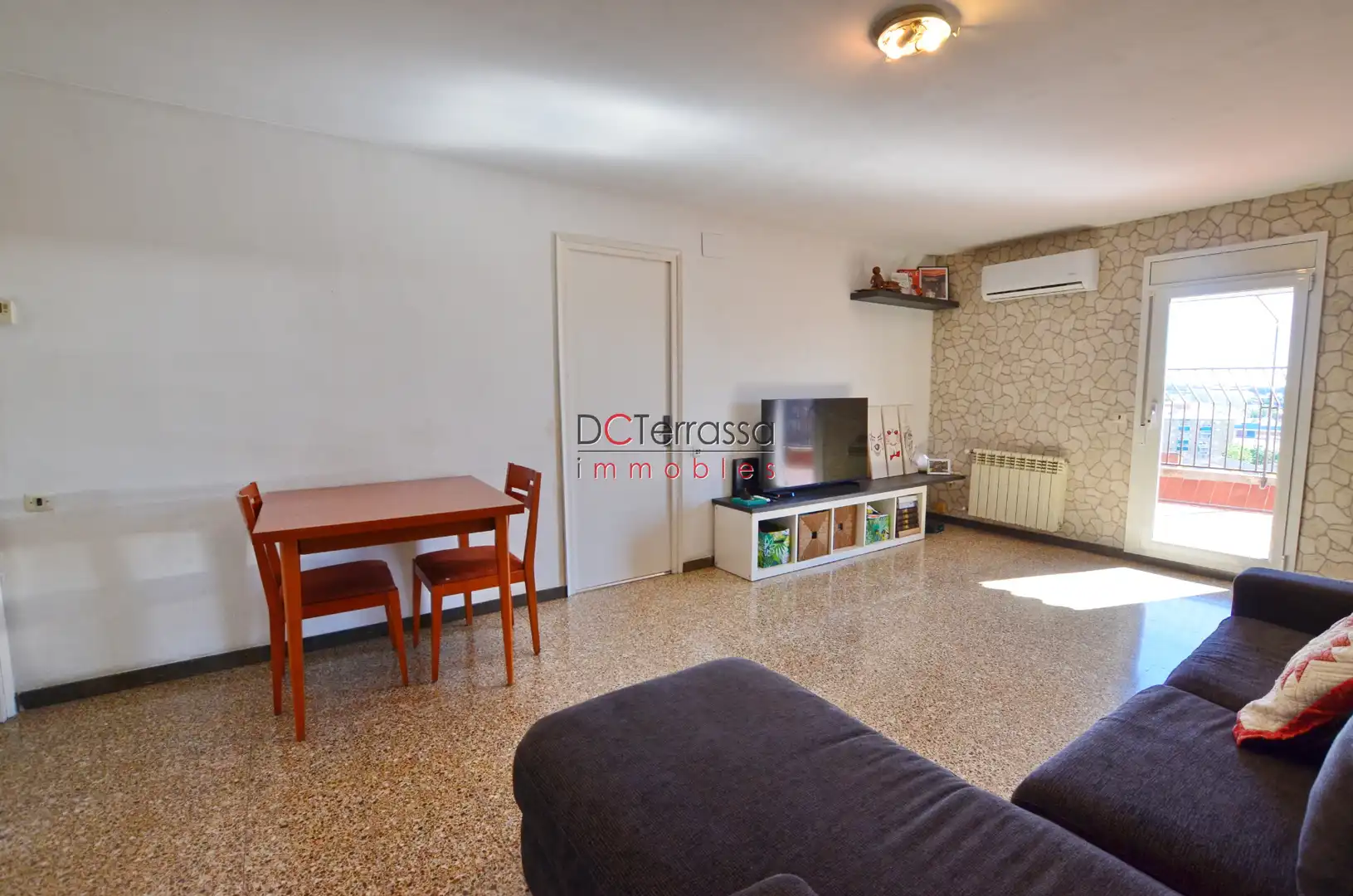 Sala de estar de Ático en venta en Terrassa con Aire acondicionado, Calefacción y Terraza