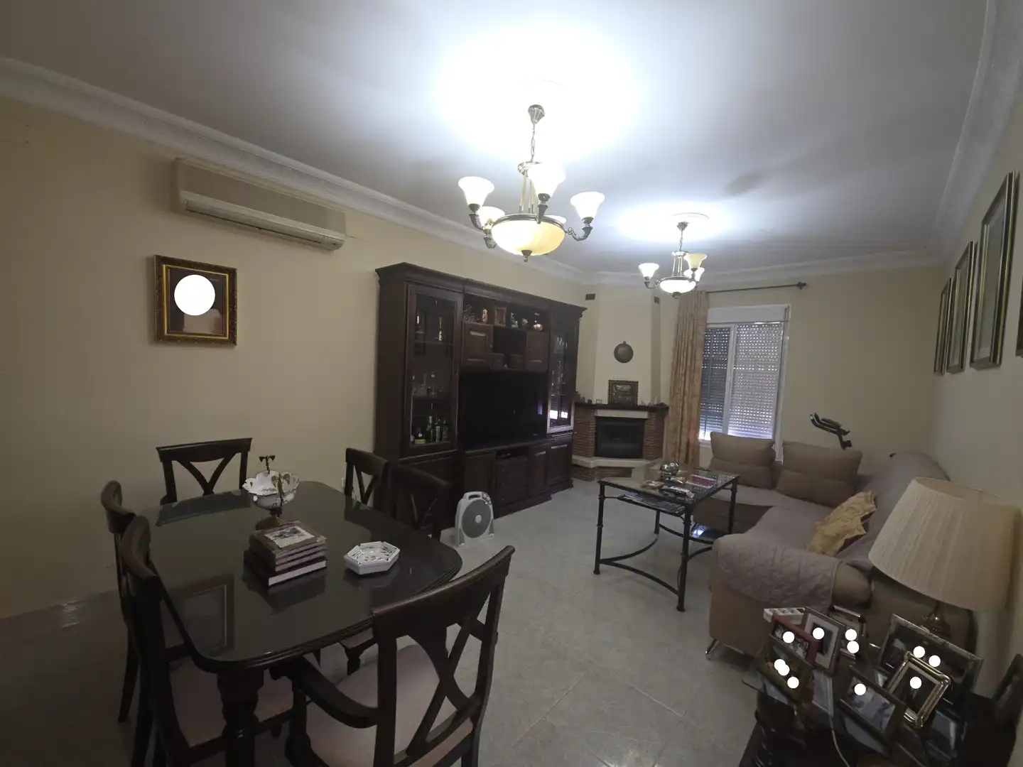 Sala de estar de Casa o chalet en venta en Alcalá de Guadaira con Aire acondicionado, Calefacción y Jardín privado