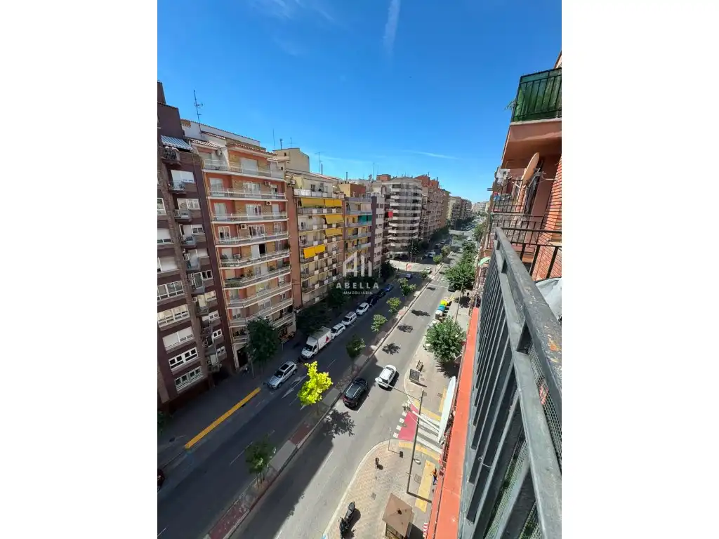 Vista exterior de Pis en venda en Lleida