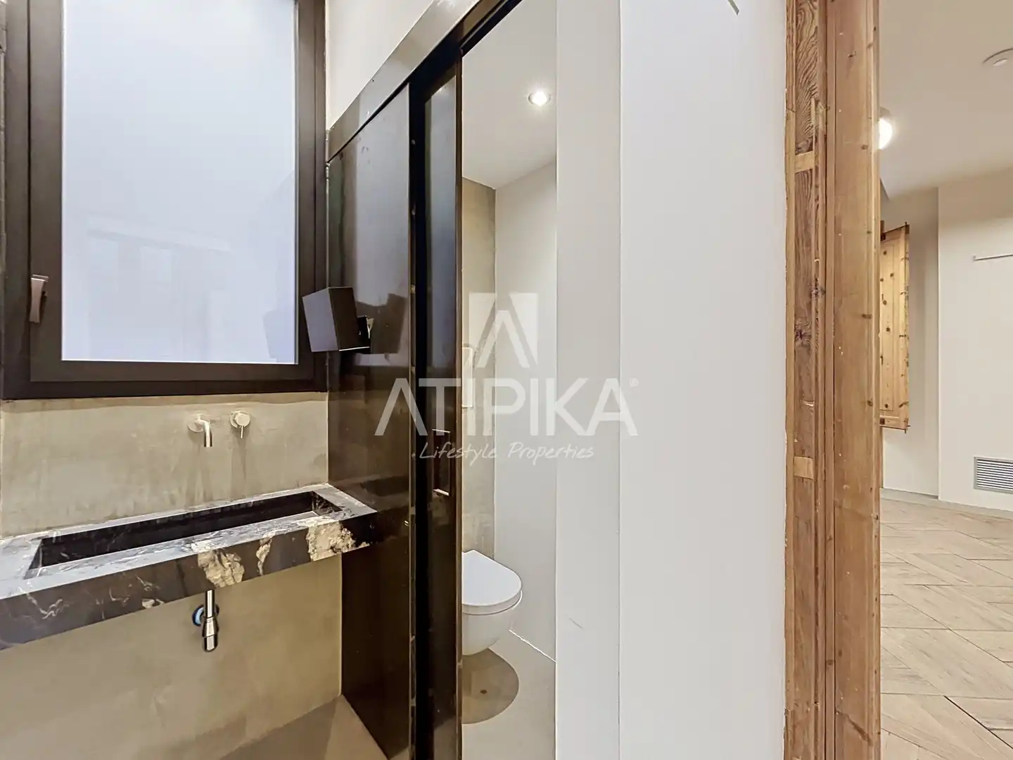 Baño de Oficina de alquiler en Barcelona con Aire acondicionado