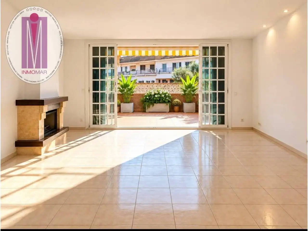 Casa adosada en venta en Castelldefels con Calefacción y Piscina comunitaria