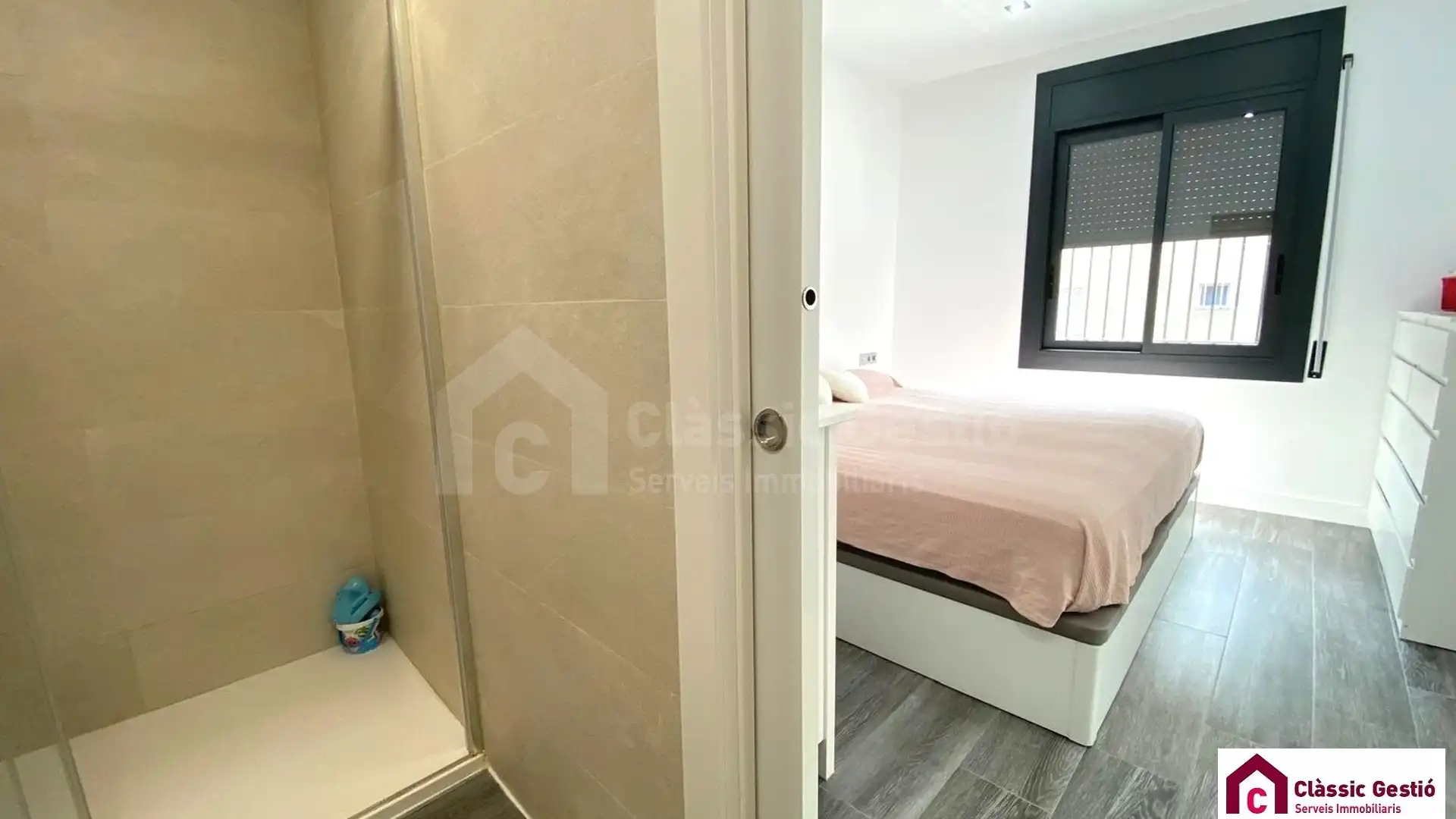 Bathroom of Houses for sale in Terrassa  with Air Conditioner, Heating and Terrace
