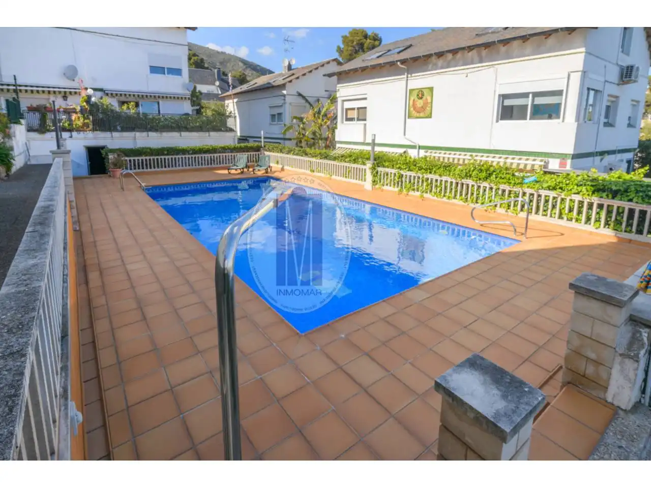 Piscina de Casa adosada en venda en Castelldefels amb Calefacció, Terrassa i Piscina comunitària