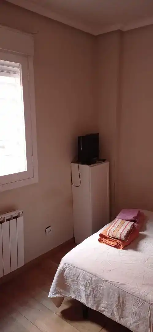 Habitación de Piso para compartir en Madrid con Parquet, Amueblado y Horno