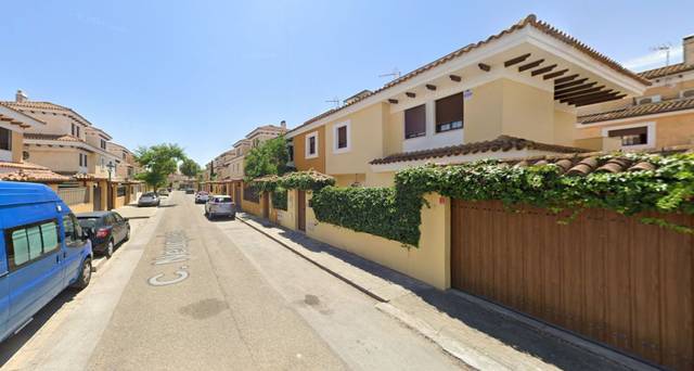 Casa adosada en Venta en Espartinas Pueblo