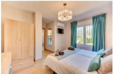 Habitación de Casa o chalet en venta en Benalmádena con Aire acondicionado, Jardín privado y Terraza