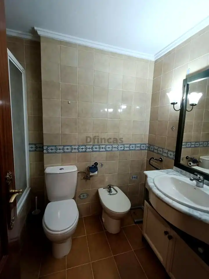 Badezimmer von Wohnung zur Miete in Teruel mit Heizung, Terrasse und Möbliert