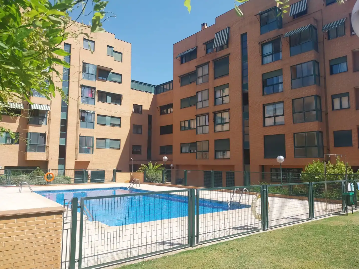 Schwimmbecken von Wohnung zur Miete in Madrid mit Klimaanlage, Heizung und Parkett