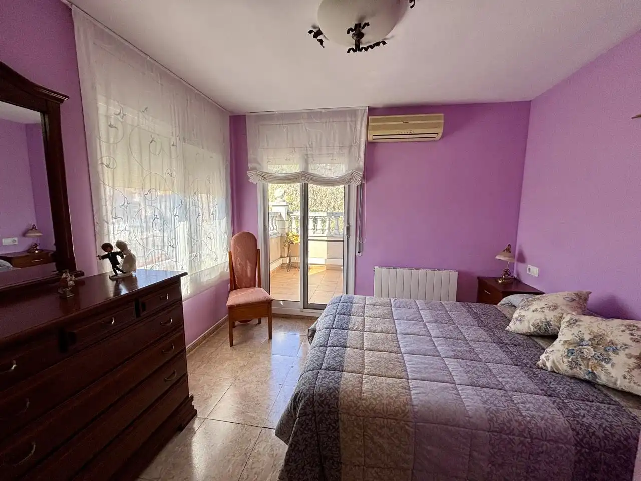 Habitación de Casa adosada en venta en Valls con Aire acondicionado, Calefacción y Jardín privado