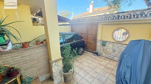 Foto 2 de Casa adosada en venda a Cortijo Bazán - Los Casinis - Los Cipreses, Málaga Capital