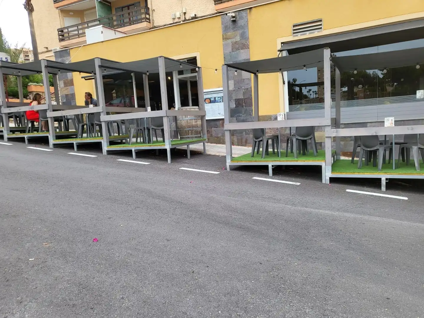 Terrasse von Wohnung zur Miete in El Campello mit Privatgarten, Terrasse und Möbliert