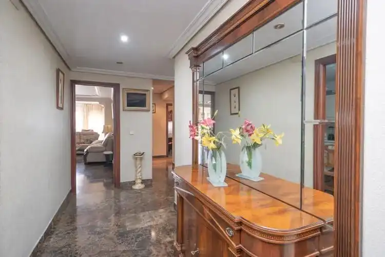 Piso en venta en Benidorm con Terraza, Amueblado y Piscina comunitaria