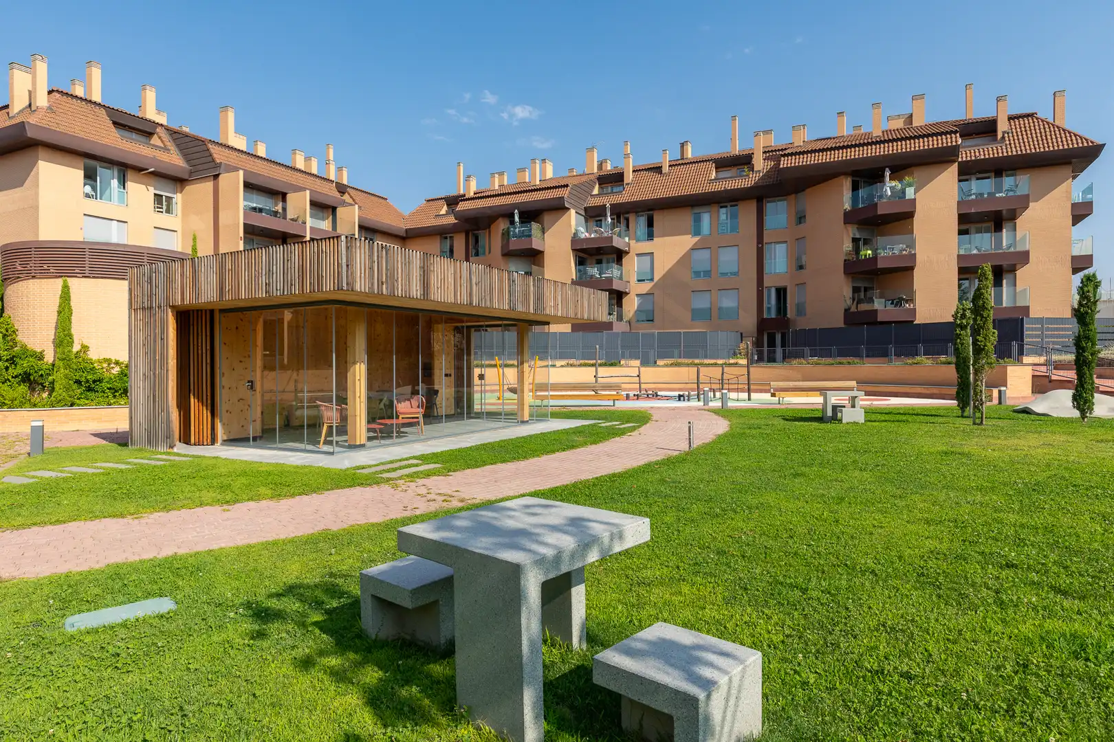 Exterior view of Flat for rent in Boadilla del Monte  with Air Conditioner, Heating and Oven