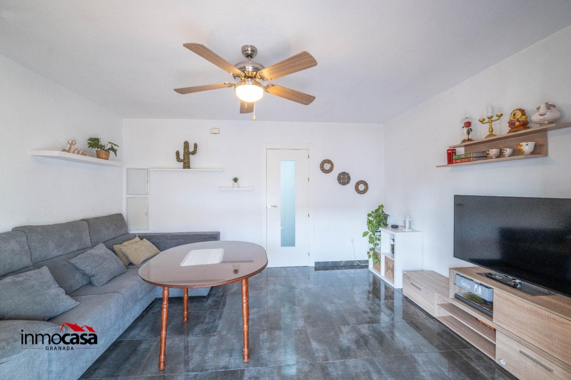 Sala de estar de Piso en venta en  Granada Capital