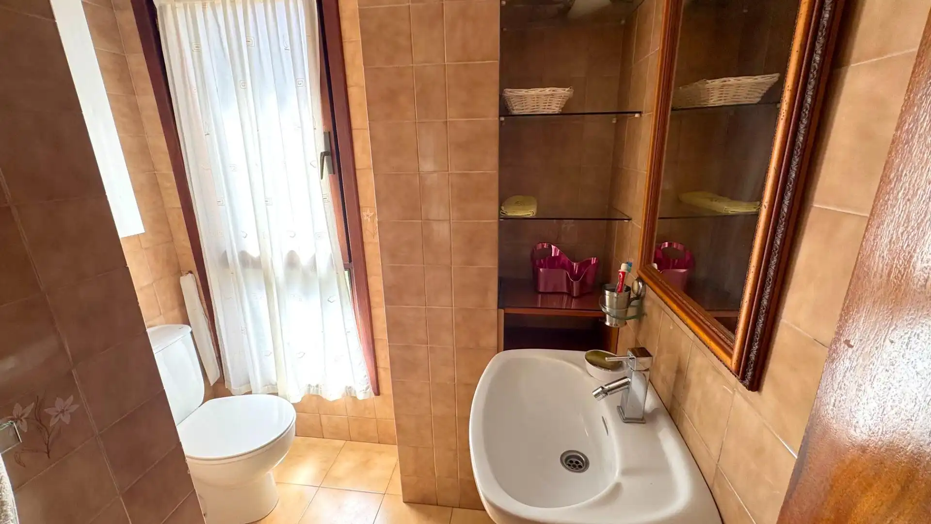 Piso con ascensor en venta en Los Castros, imagen 6