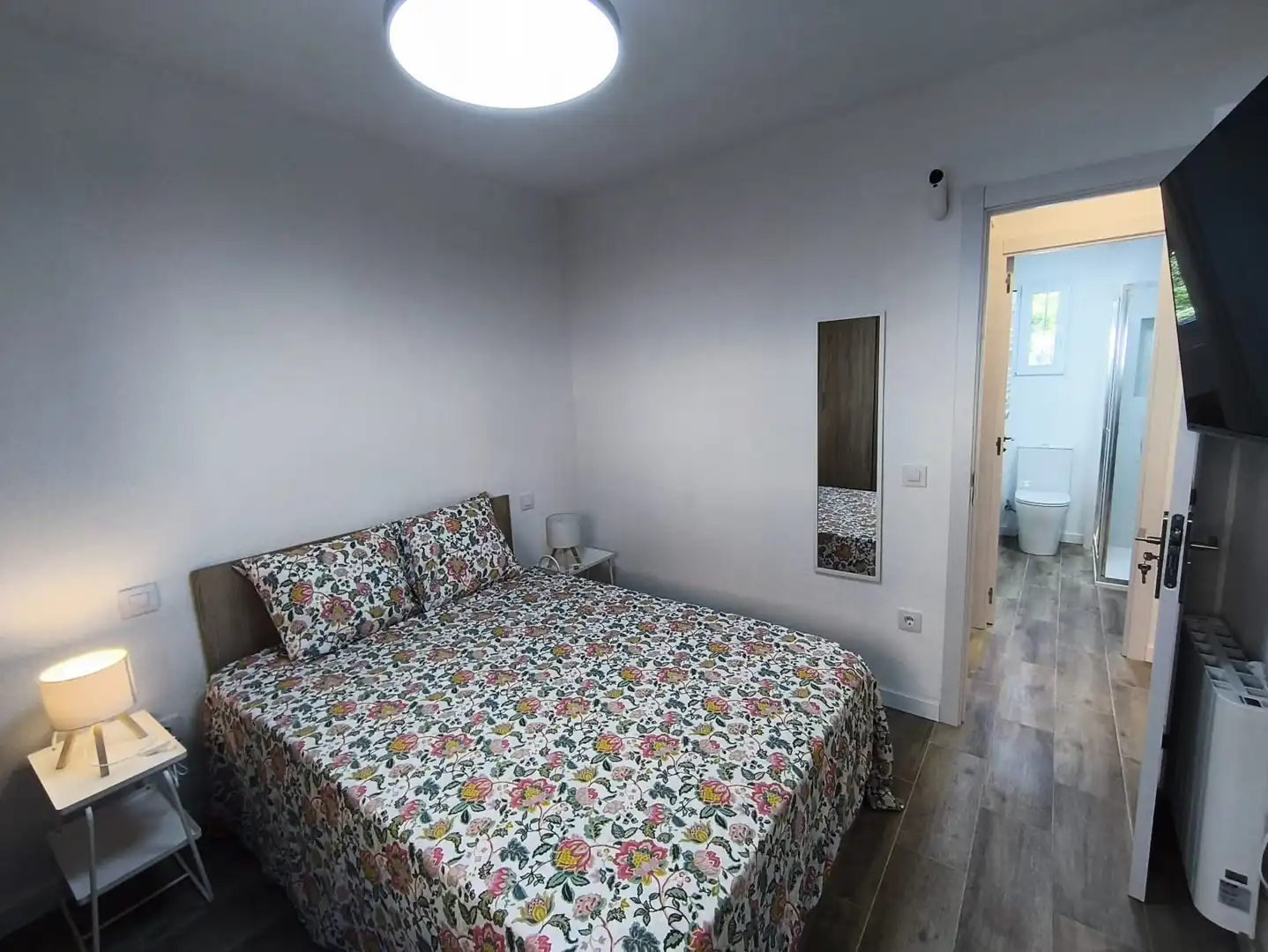 Bedroom of Flat for share in Madrid  with Heating, Furnished and Washing machine