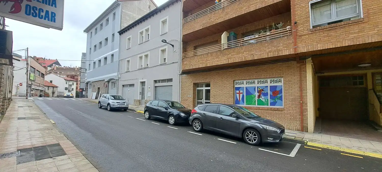 Local comercial en venda a Sabiñánigo Centro - Aurín, imagen 2