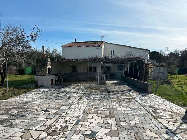 Vista exterior de Finca rústica en venda en Valdetorres de Jarama amb Jardí privat, Traster i Piscina