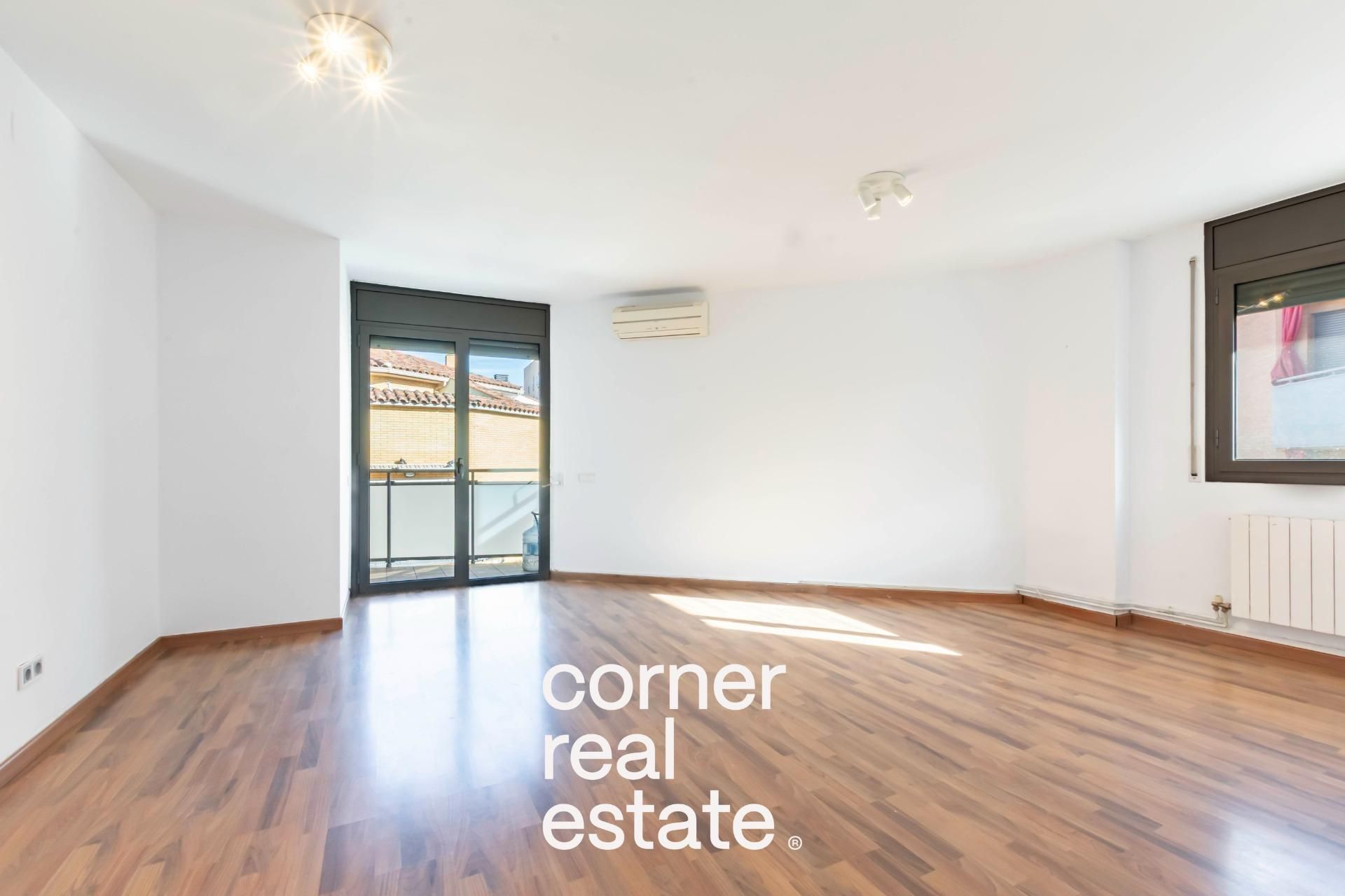 Vista exterior de Ático en venta en Rubí con Aire acondicionado, Calefacción y Parquet