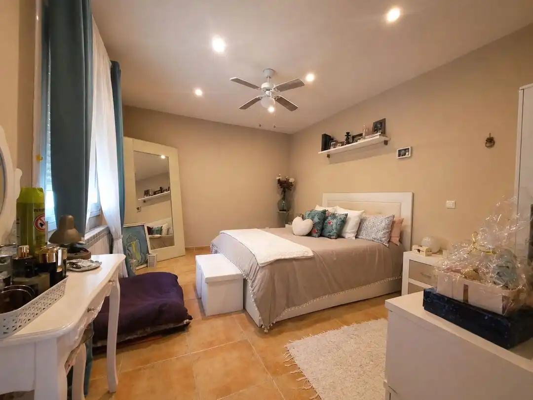 Schlafzimmer von Einfamilien-Reihenhaus zum Verkauf in Escalona mit Klimaanlage, Heizung und Terrasse