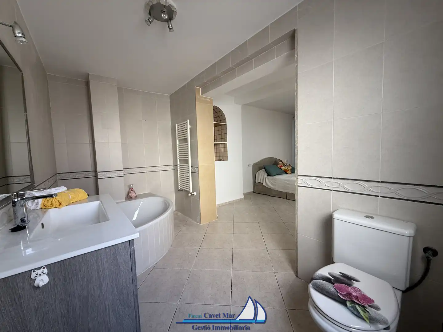 Baño de Casa adosada en venta en Mont-roig del Camp con Aire acondicionado, Calefacción y Jardín privado