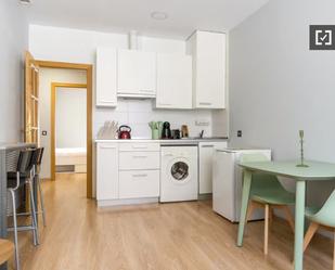Kitchen of Flat to rent in  Madrid Capital  with Air Conditioner, Heating and Furnished