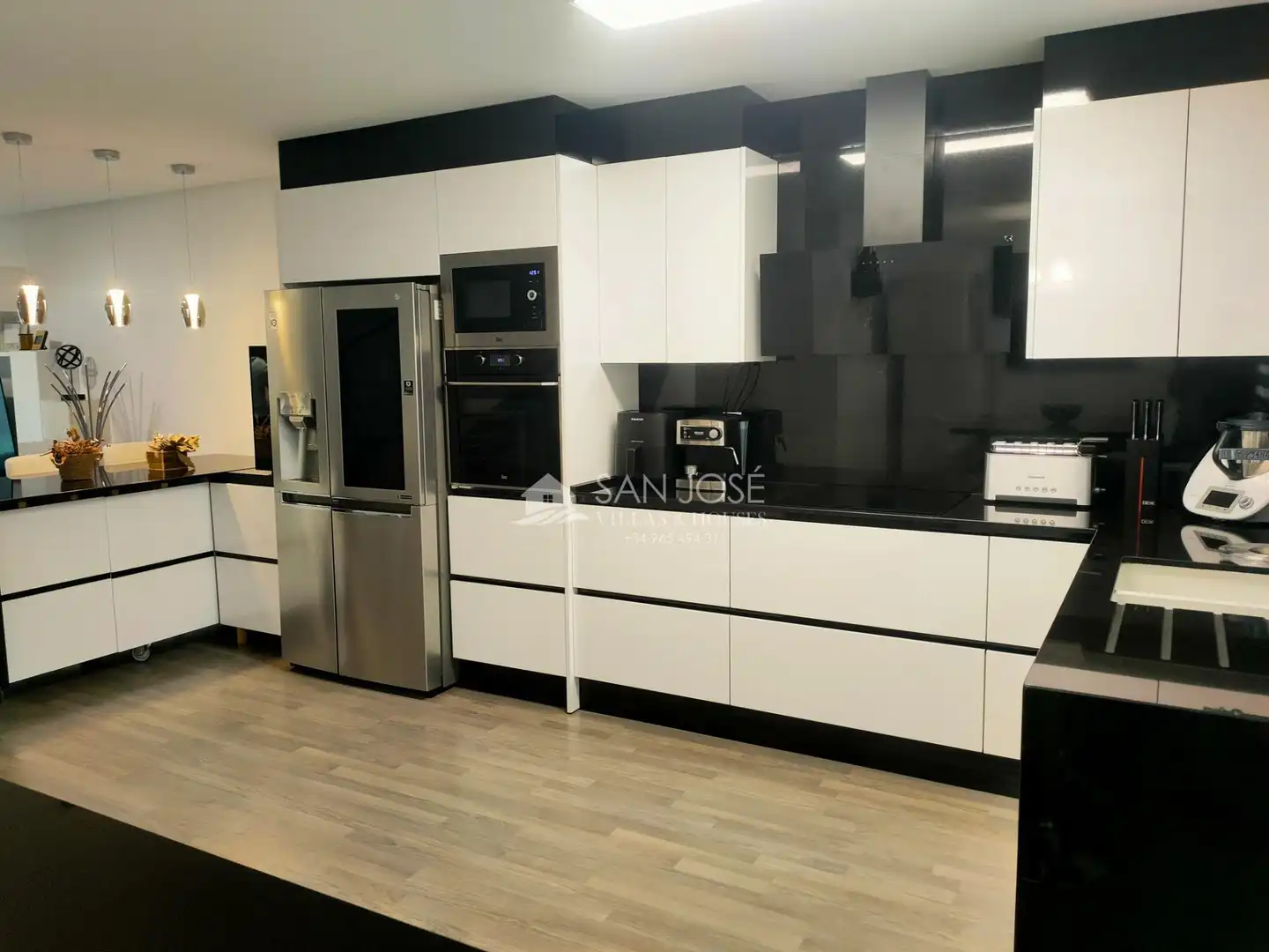 Cuina de Casa o xalet en venda en Aspe amb Jardí privat, Terrassa i Traster