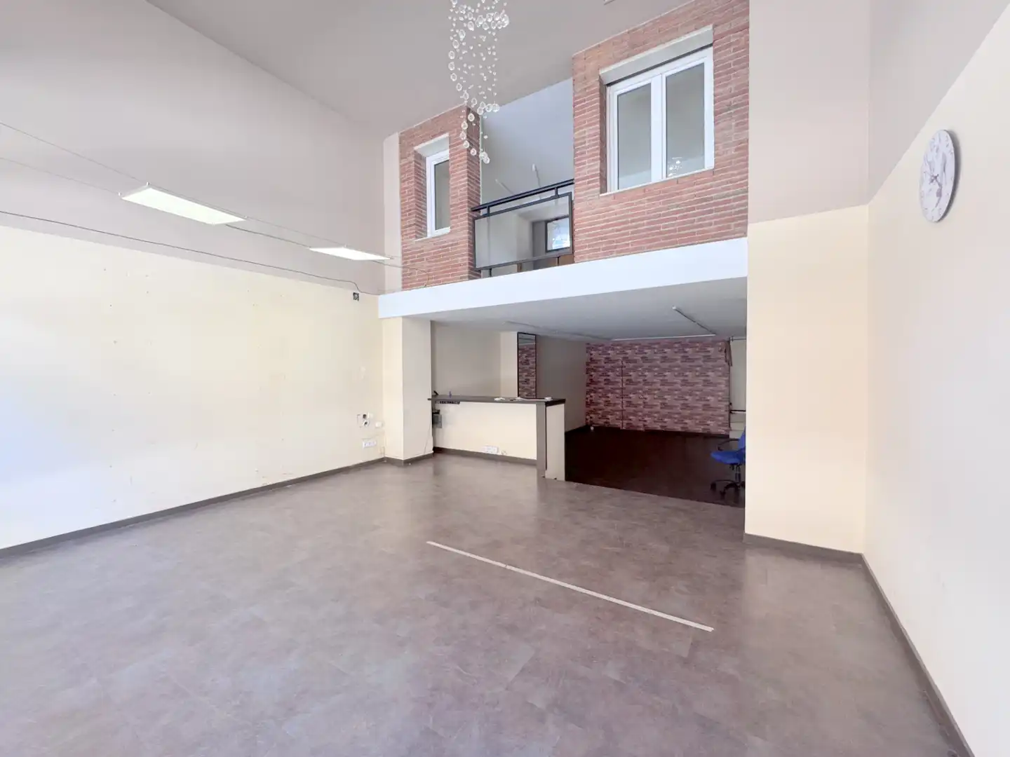 Local comercial de lloguer a Carrer de Francesc Macià i Llussà 11, imagen 2